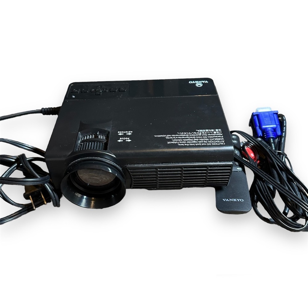 VANKYO Q5 Leisure 3 Portable Projector & Case Used
